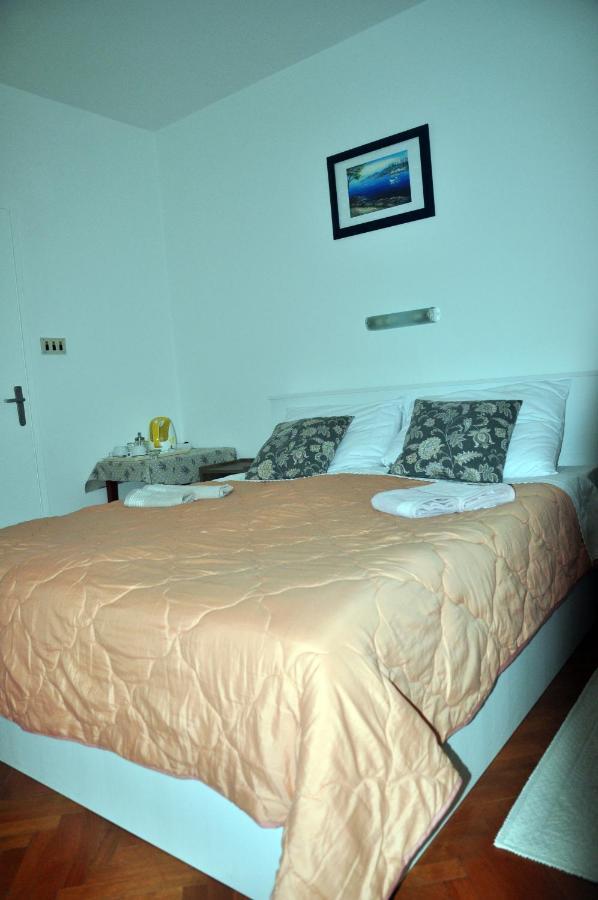 Rose Rooms At Island Of Rab Banjol Esterno foto
